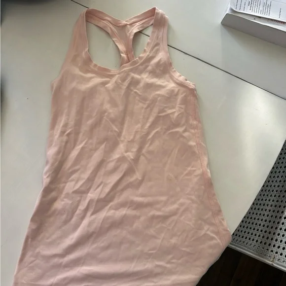 Lululemon top size 4 - Picture 1 of 2